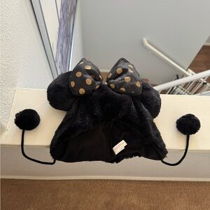Disney Minnie Mouse Black and Gold Beanie Hat Tokyo Disney